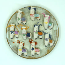 Load image into Gallery viewer, Handembroidered Animal Brooches