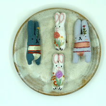 Load image into Gallery viewer, Handembroidered Animal Brooches