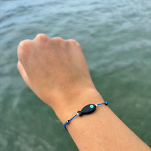 Load image into Gallery viewer, Minimal Bosphorus Glass Fish Bracelet