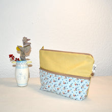 Load image into Gallery viewer, Hanan Cosmetic Bag with polka dots