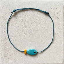 Load image into Gallery viewer, Minimal Bosphorus Glass Fish Bracelet