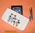 Kulturtasche mit Katzenstickerei