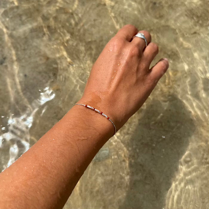 Chiang-Mai-Silberarmband mit Edelsteinen