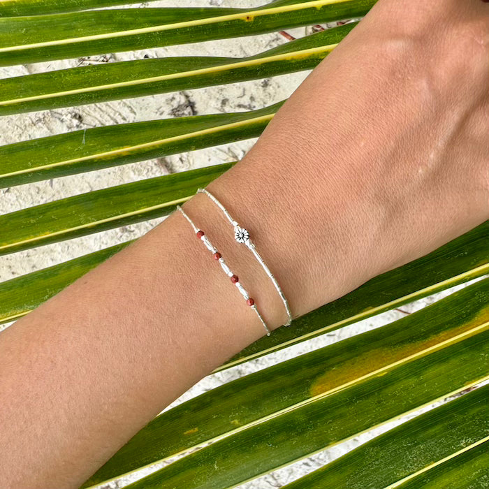 Chiang-Mai-Silberarmband mit Edelsteinen