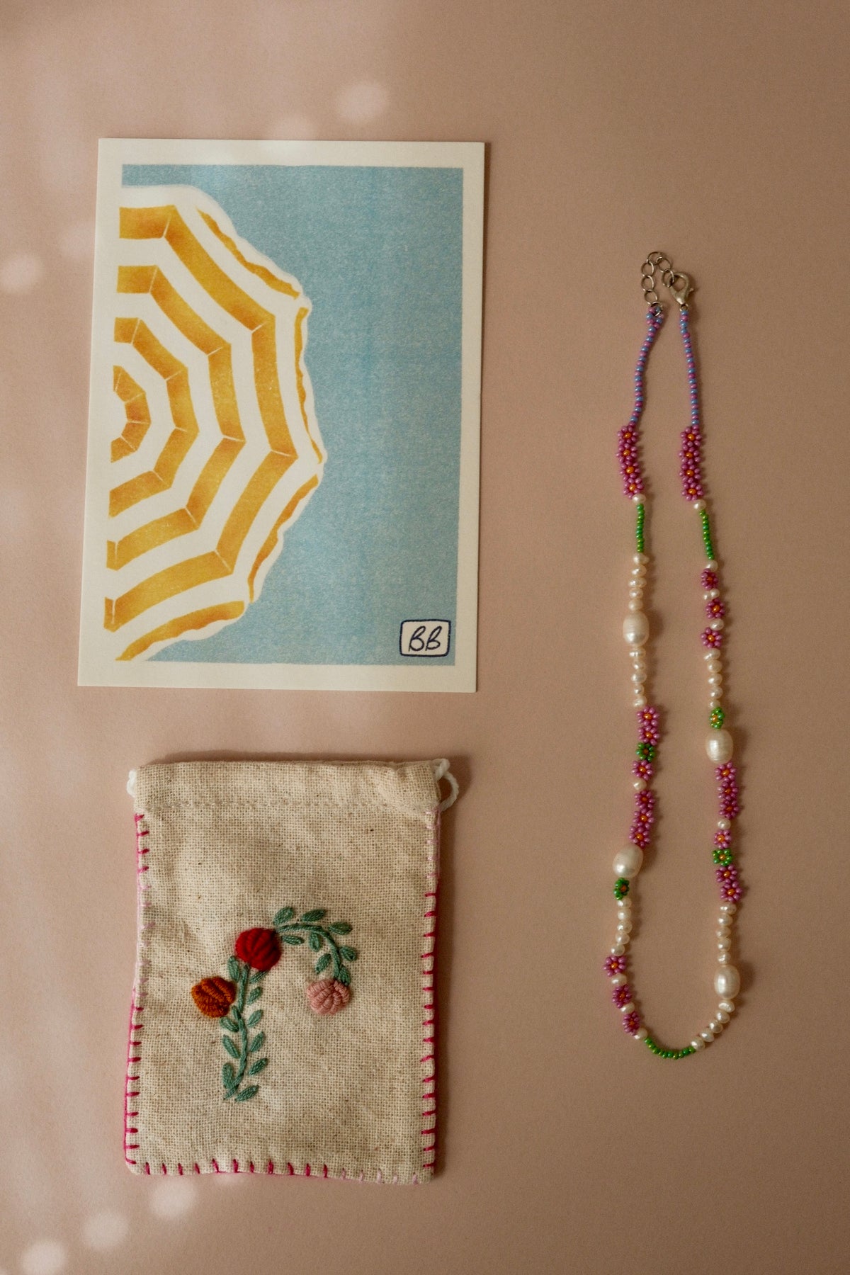 Our handcrafted Pearl Daisy Necklaces – a blend of timeless beauty and artisanal craftswomanship. 

Each pearl is handpicked with care and love, unique in shape, size, and color. Every necklace is co-created with a skilled female artisan from Turkey, adding a touch of cultural richness to your jewelry collection. 