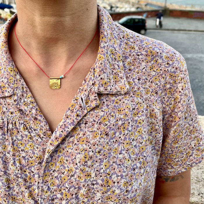 Halskette mit Blumenanhänger im ägäischen Stil aus Silber