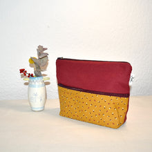 Load image into Gallery viewer, Hanan Cosmetic Bag with polka dots
