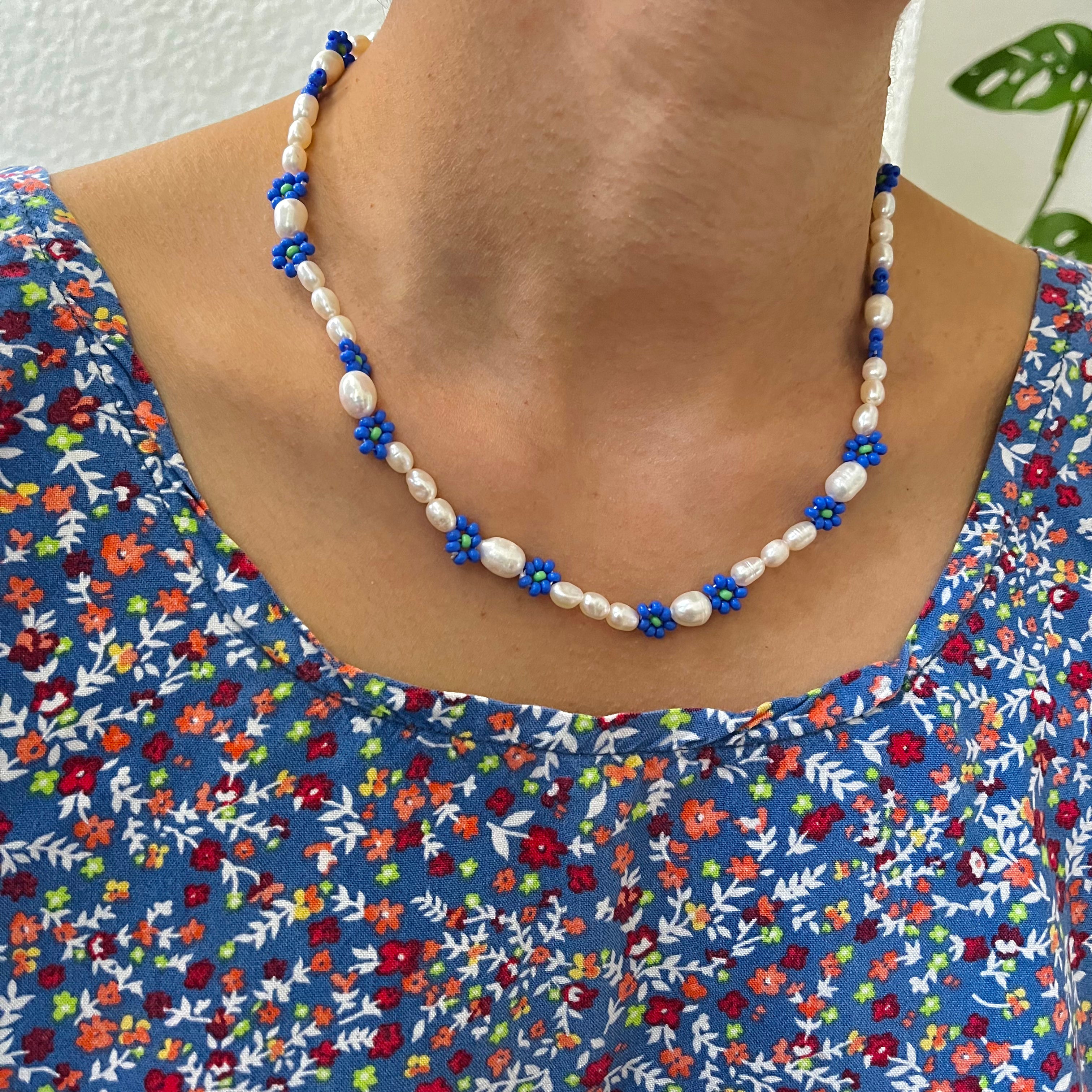 Fresh water pearl necklaces.
The necklace is presented with a small fabric sack for safe keeping. 