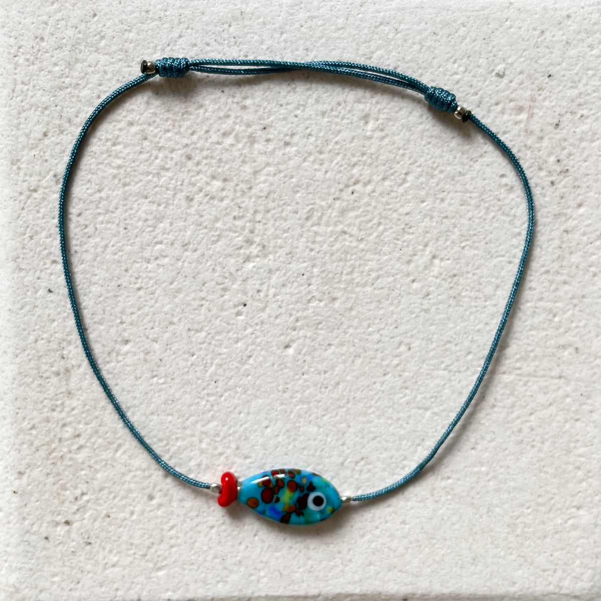 Bosporus-Fisch-Armband aus gestreiftem Glas