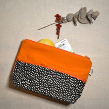 Load image into Gallery viewer, Hanan Cosmetic Bag with polka dots
