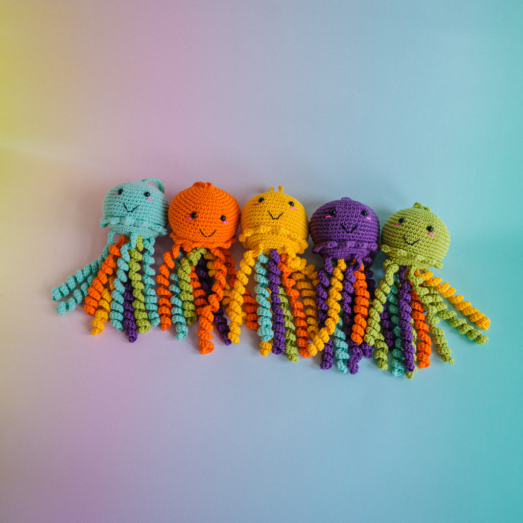 Quallen-Amigurumi-Spielzeuge