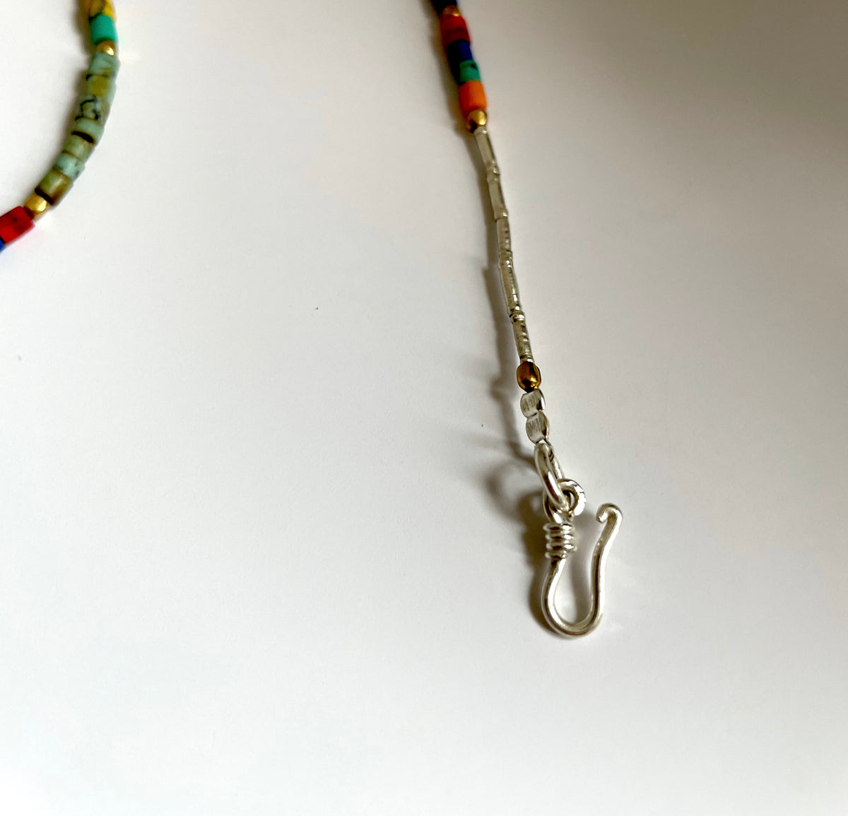 Blumen-Silberarmband aus Chiang Mai