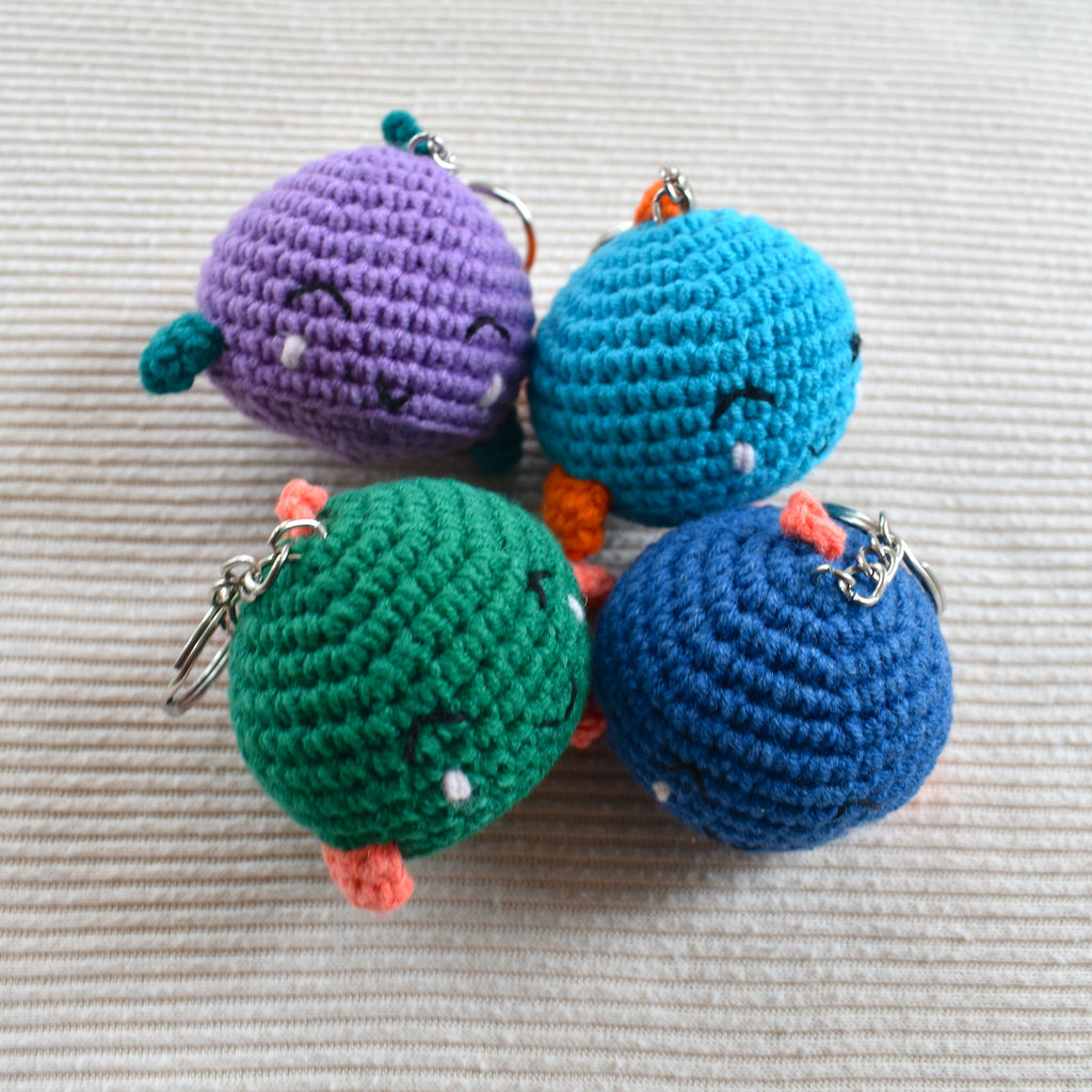 Handgehäkelter Amigurumi-Walschlüsselanhänger